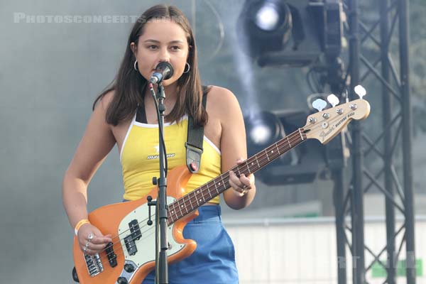 THE ORIELLES - 2018-08-24 - SAINT CLOUD - Domaine National - Scene Firestone - Esme Hand-Halford